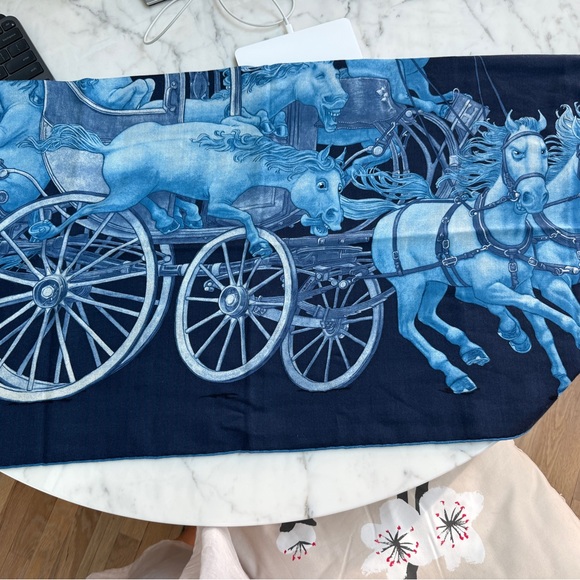 HERMES Carre H 100 70% cashmere 30% silk grand carrosse royal marine blue Scarf - Picture 6 of 8
